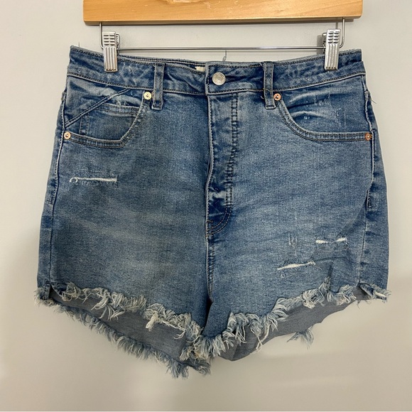 Free People We The Free Curvy Distressed Button Fly Jean Shorts - Picture 2 of 5